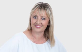 EZ Mornings with Lori Love